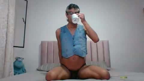 Snapshot of axellatino_ chatting on December 13, 2024, 1:48 am Axel  online show from December 13, 2024, 1:48 am