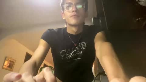 Snapshot of axellatino_ chatting on December 30, 2024, 6:53 am Axel  online show from December 30, 2024, 6:53 am