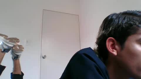 Snapshot of axellatino_ chatting on February 7, 2025, 5:40 pm Axel  online show from February 7, 2025, 5:40 pm