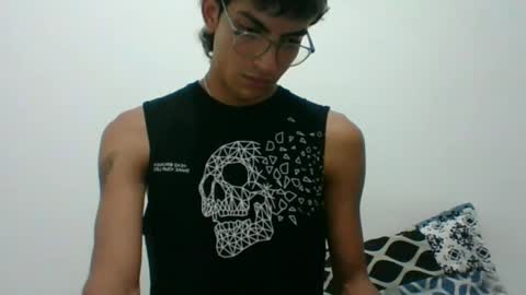Snapshot of axellatino_ chatting on February 9, 2025, 4:36 am Axel  online show from February 9, 2025, 4:36 am