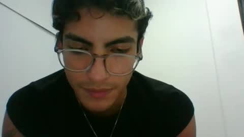 Snapshot of axellatino_ chatting on February 27, 2025, 11:15 pm Axel  online show from February 27, 2025, 11:15 pm