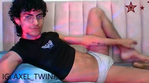 Snapshot of axellatino_ chatting on February 9, 2026, 3:32 am Axel online show from February 9, 2026, 3:32 am