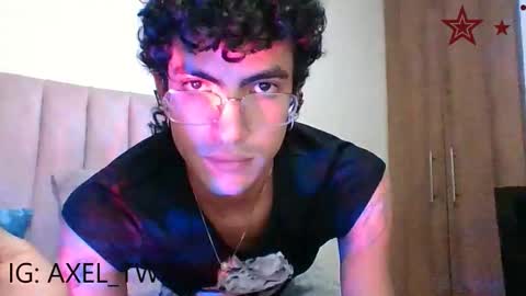 Snapshot of axellatino_ chatting on February 22, 2026, 6:35 am Axel online show from February 22, 2026, 6:35 am