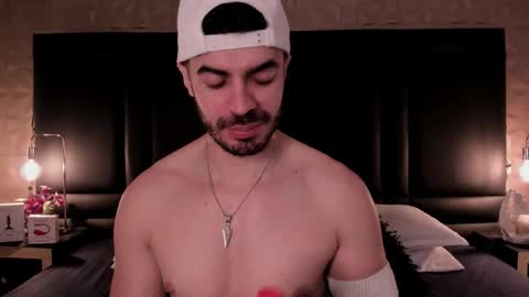 Axel Thompsom online show from November 12, 2025, 12:05 pm