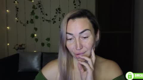 Jully online show from November 24, 2025, 6:51 pm