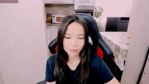 Snapshot of aya_moon chatting on November 6, 2025, 4:35 am Aya Moon online show from November 6, 2025, 4:35 am