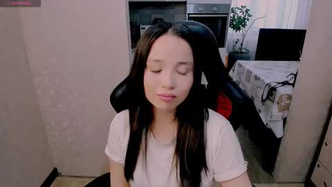 Snapshot of aya_moon chatting on November 19, 2025, 5:07 am Aya Moon online show from November 19, 2025, 5:07 am