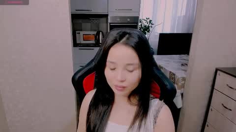 Snapshot of aya_moon chatting on December 2, 2025, 5:35 am Aya Moon online show from December 2, 2025, 5:35 am