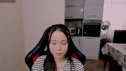 Snapshot of aya_moon chatting on December 3, 2025, 5:37 am Aya Moon online show from December 3, 2025, 5:37 am