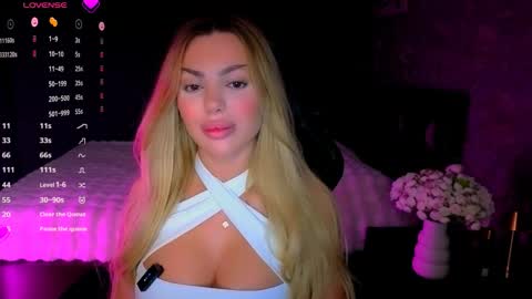  Ayla Demir  online show from April 16, 2026, 8:53 pm