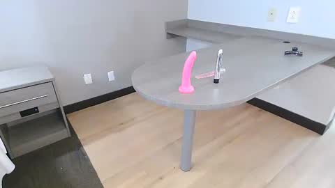 AylaTy online show from April 10, 2026, 4:17 am