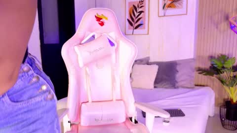 Snapshot of ayleen_dunkann chatting on February 26, 2026, 1:32 pm Ayleen online show from February 26, 2026, 1:32 pm