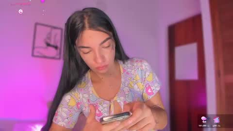 Snapshot of aylinz chatting on July 16, 2026, 11:27 am Alish online show from July 16, 2026, 11:27 am