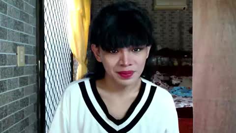aymkyline online show from October 12, 2025, 1:37 am