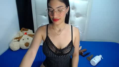 Snapshot of azahara_smith chatting on October 13, 2025, 10:15 am Smith online show from October 13, 2025, 10:15 am