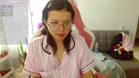 Azu  online show from June 6, 2026, 12:32 pm