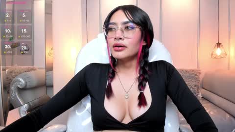 Azura online show from December 11, 2024, 11:32 pm
