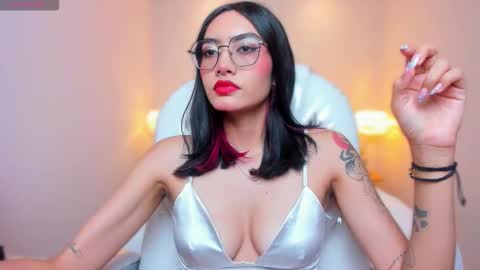 Azura online show from March 18, 2026, 7:17 pm