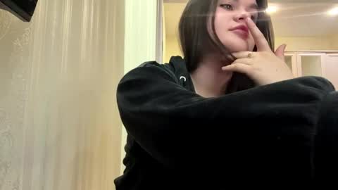 Elara online show from April 17, 2026, 3:48 pm
