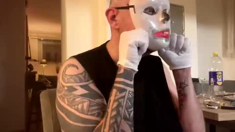 Snapshot of b33fdaddy chatting on November 9, 2025, 9:57 pm BEEF DADDY online show from November 9, 2025, 9:57 pm