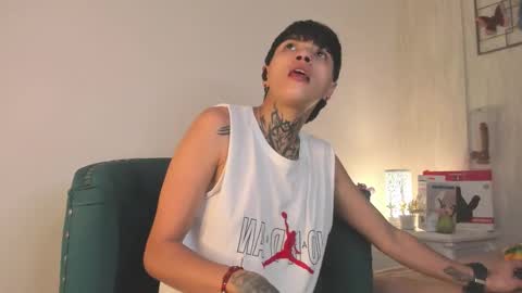 Anny online show from November 26, 2025, 4:02 am