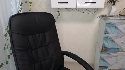 Anya online show from June 23, 2026, 6:11 am