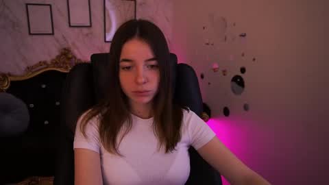 Snapshot of babe_dollie chatting on April 18, 2026, 7:12 am Babe online show from April 18, 2026, 7:12 am