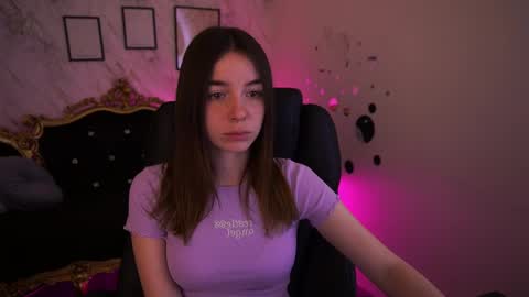 Snapshot of babe_dollie chatting on April 19, 2026, 6:24 am Babe online show from April 19, 2026, 6:24 am