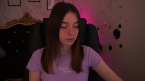 Snapshot of babe_dollie chatting on April 21, 2026, 7:03 am Babe online show from April 21, 2026, 7:03 am