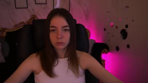 Snapshot of babe_dollie chatting on April 24, 2026, 6:27 am Babe online show from April 24, 2026, 6:27 am