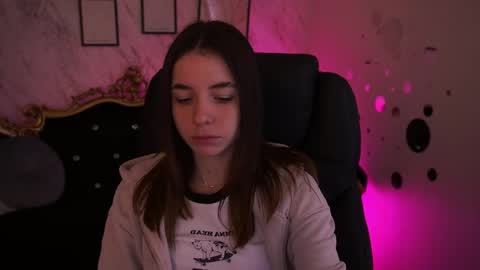 Snapshot of babe_dollie chatting on April 28, 2026, 6:29 am Babe online show from April 28, 2026, 6:29 am