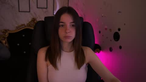 Snapshot of babe_dollie chatting on May 8, 2026, 6:19 am Babe online show from May 8, 2026, 6:19 am