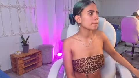 Julieta online show from May 22, 2026, 12:00 pm