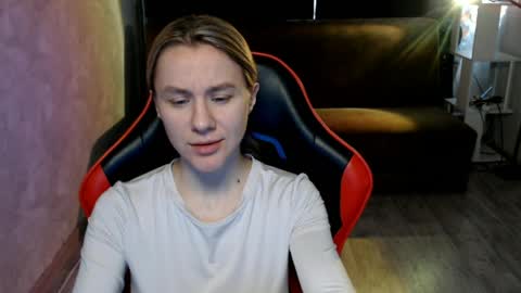 baby_kitte online show from April 6, 2026, 2:53 am