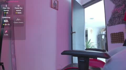 Snapshot of baby_smith chatting on March 7, 2025, 2:23 pm FOLLOW ME  online show from March 7, 2025, 2:23 pm