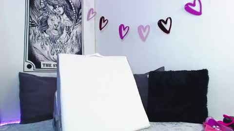 Snapshot of babycat4_ chatting on February 22, 2025, 1:55 am MARIA online show from February 22, 2025, 1:55 am