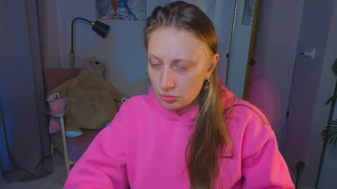 Eva online show from October 5, 2025, 8:51 pm