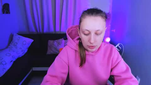 Eva online show from October 12, 2025, 8:41 pm