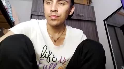 Snapshot of babydarkpink chatting on October 26, 2025, 9:42 pm Dani  online show from October 26, 2025, 9:42 pm