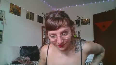 Snapshot of babydemon6 chatting on December 10, 2024, 2:17 pm babydemon6 online show from December 10, 2024, 2:17 pm