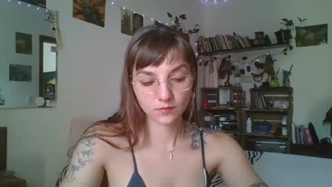 Snapshot of babydemon6 chatting on December 12, 2024, 12:33 pm babydemon6 online show from December 12, 2024, 12:33 pm