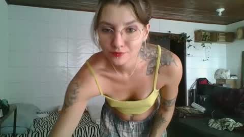 babydemon6 online show from May 4, 2026, 2:46 pm