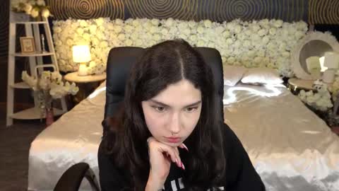 Sasha online show from February 2, 2026, 8:07 pm