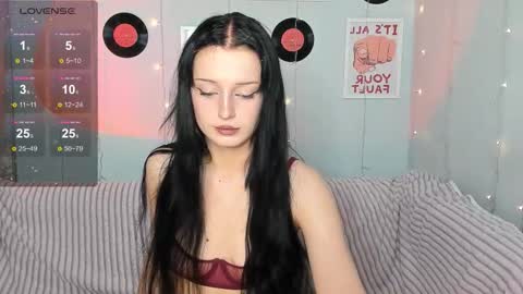 hazel online show from December 2, 2025, 11:59 am