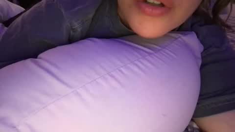 babyhoney333 online show from April 26, 2026, 11:13 pm