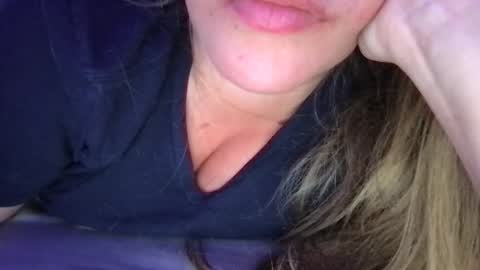 babyhoney333 online show from April 29, 2026, 9:43 pm