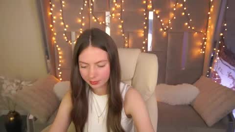 Snapshot of babylumii chatting on April 20, 2026, 1:47 pm Lady Vi online show from April 20, 2026, 1:47 pm
