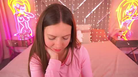 Snapshot of babylumii chatting on May 20, 2026, 1:50 pm Lady Vi online show from May 20, 2026, 1:50 pm