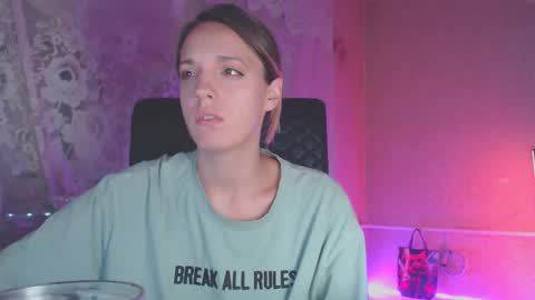 Sonya online show from September 8, 2025, 11:15 pm