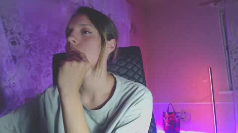 Sonya online show from September 17, 2025, 6:42 pm